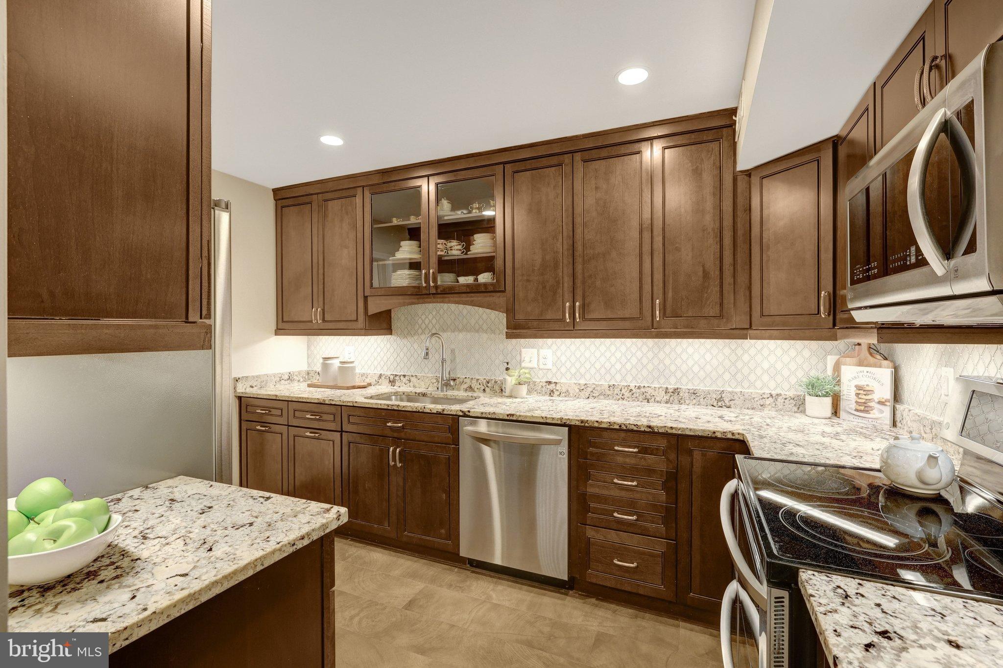 TOWNES OF MOOREFIELD - Residential