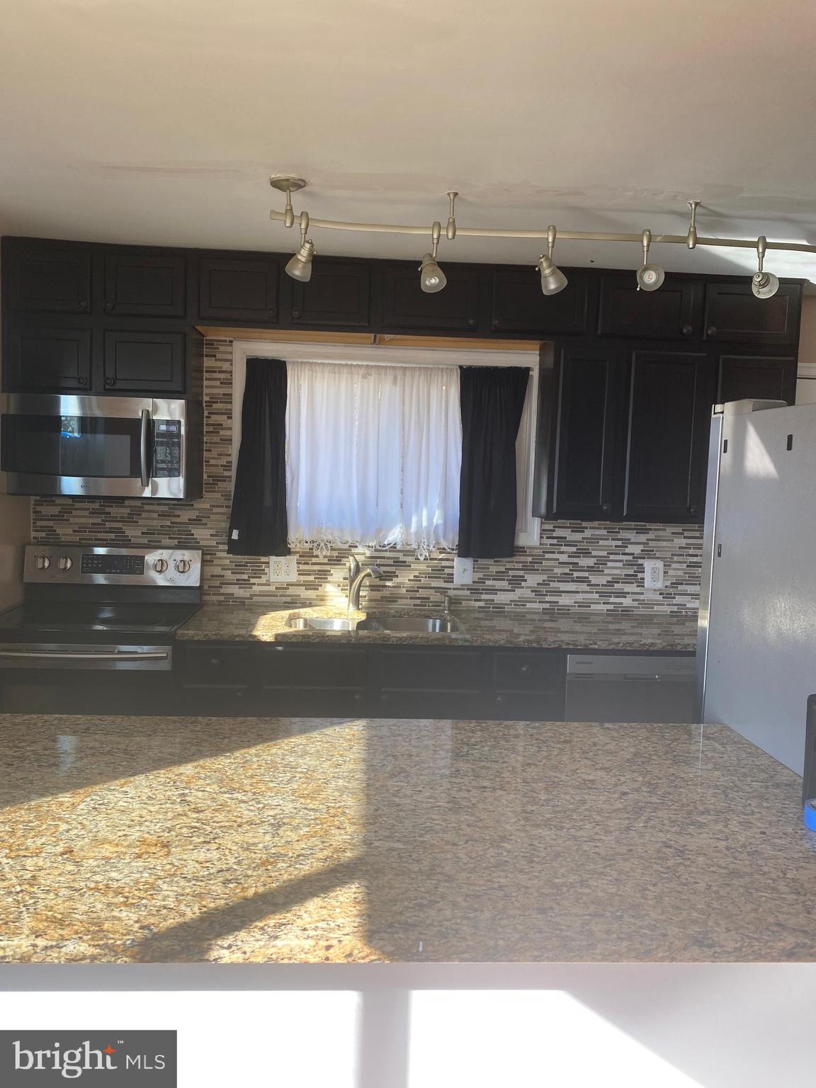 FAIRLAWN - Residential Lease