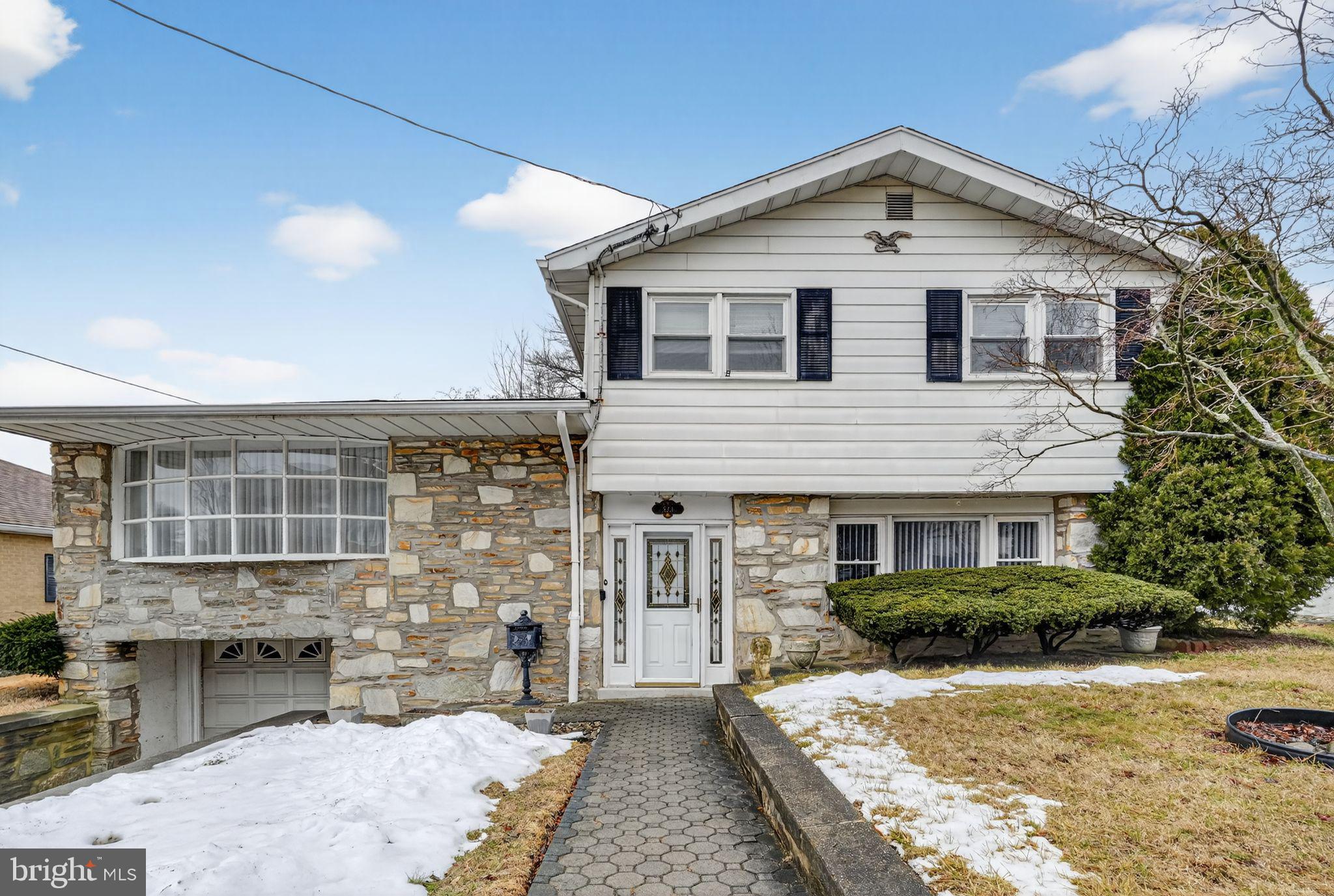 ROXBOROUGH - Residential