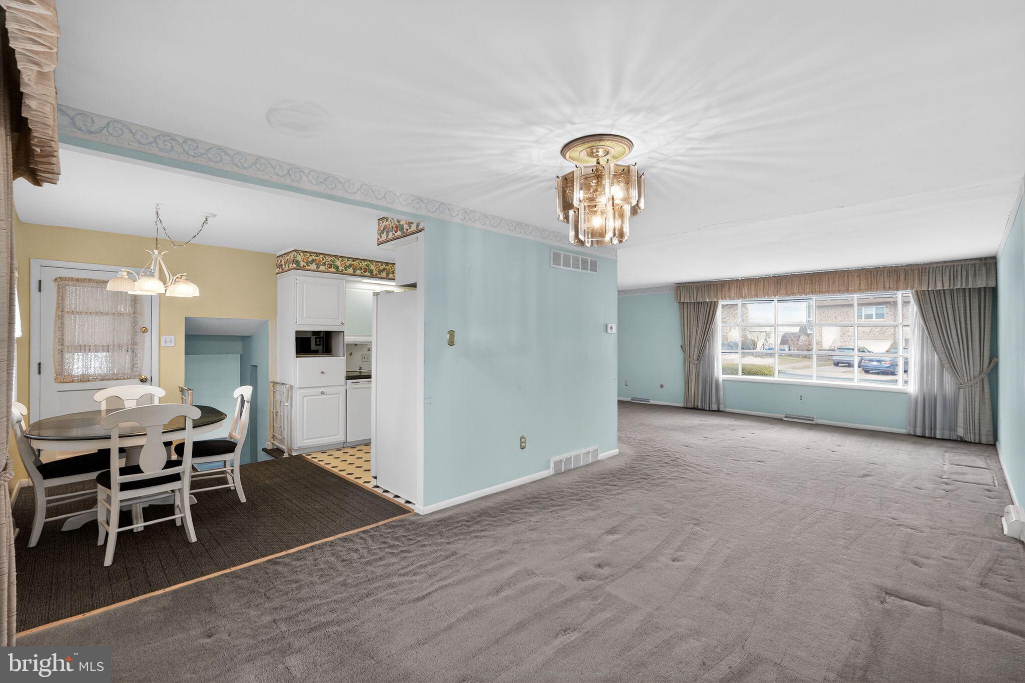 ROXBOROUGH - Residential