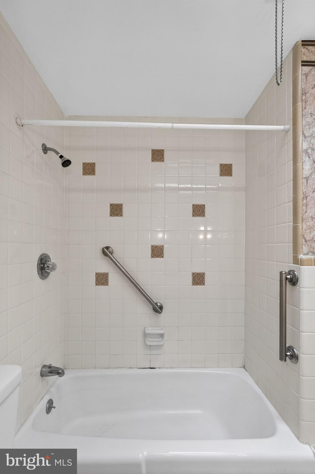 ROXBOROUGH - Residential