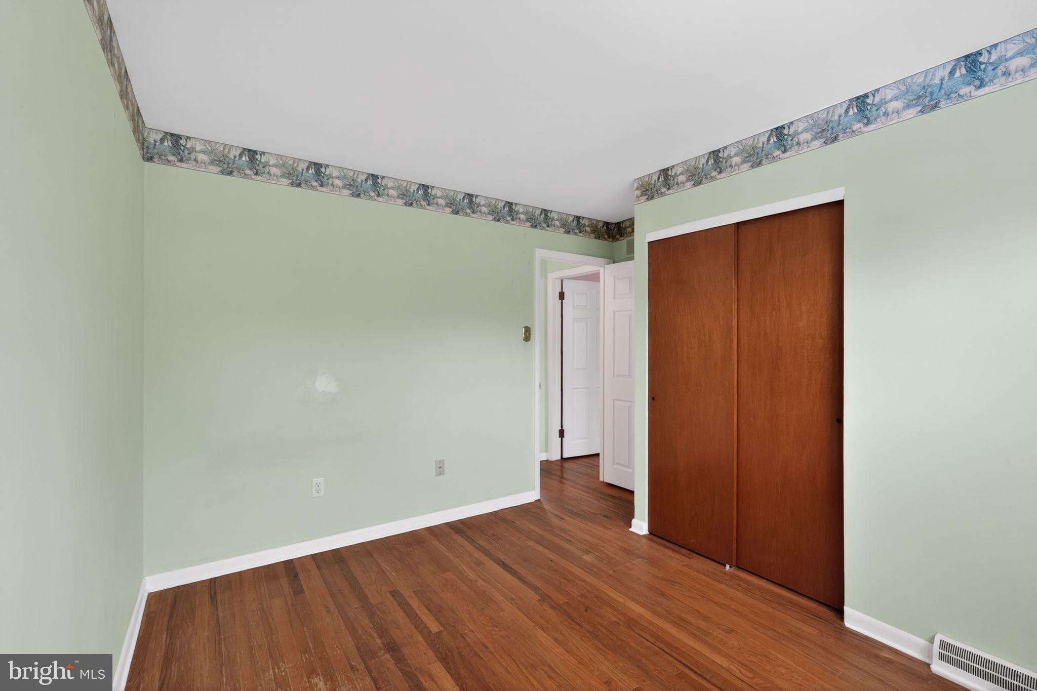 ROXBOROUGH - Residential