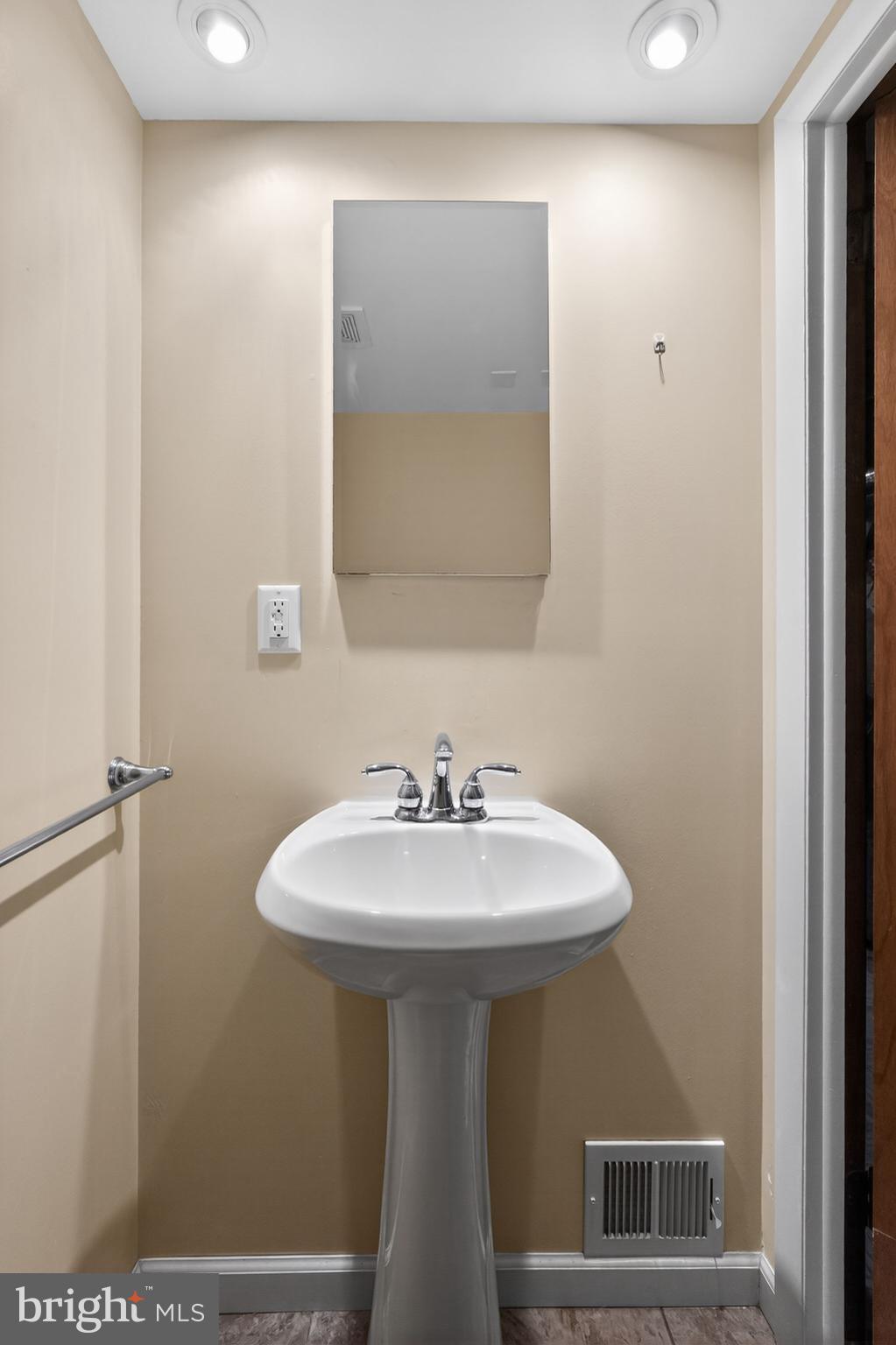 ROXBOROUGH - Residential