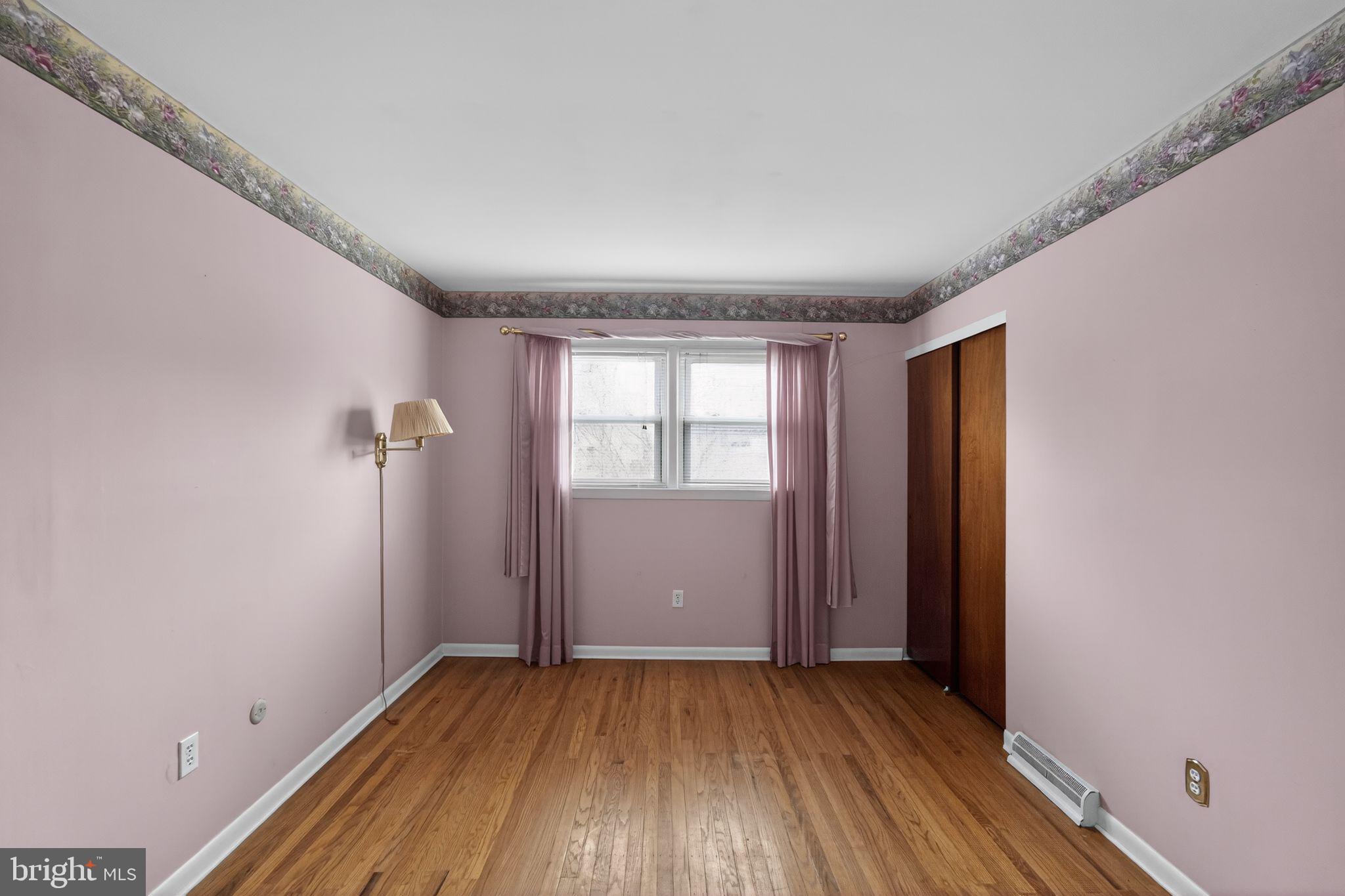 ROXBOROUGH - Residential