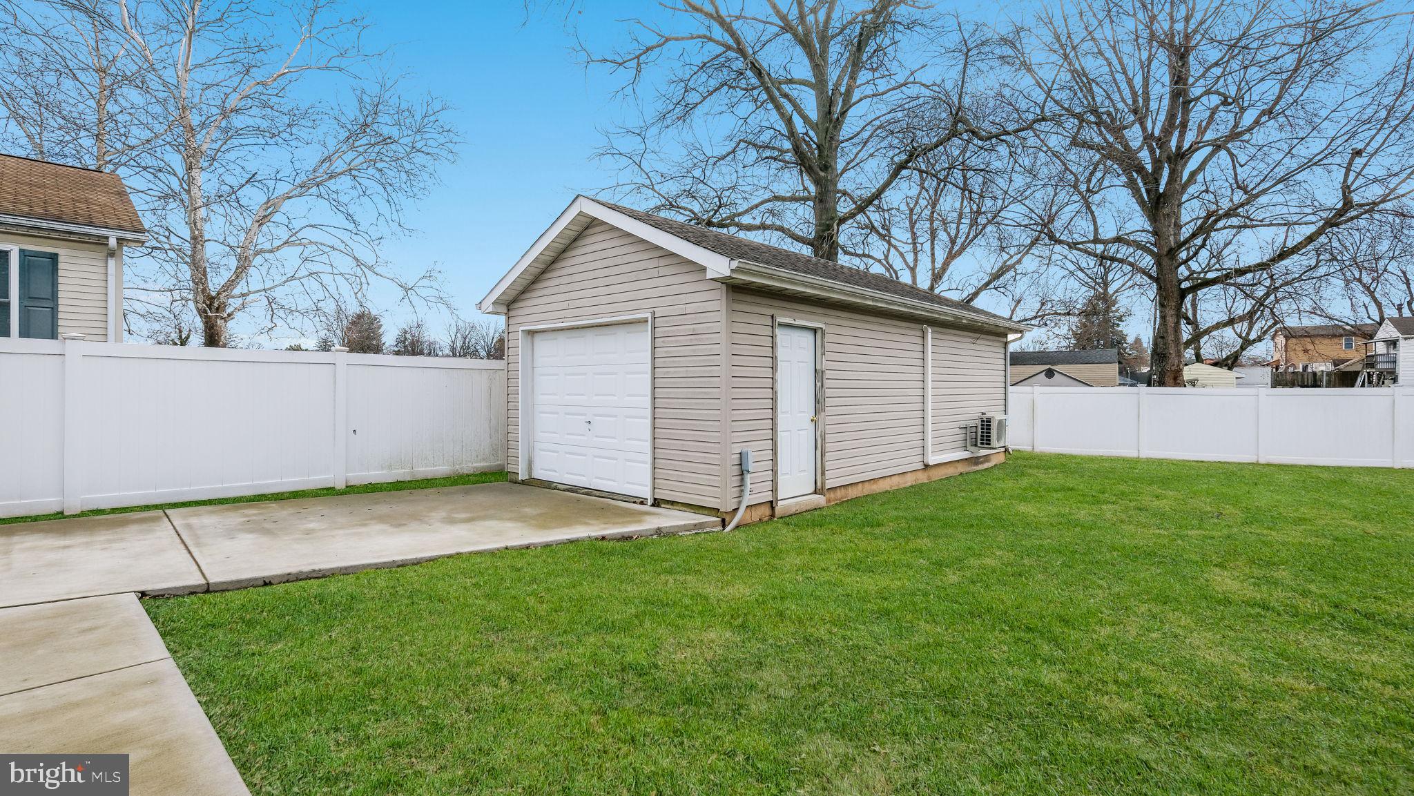 CROYDON ACRES - Residential