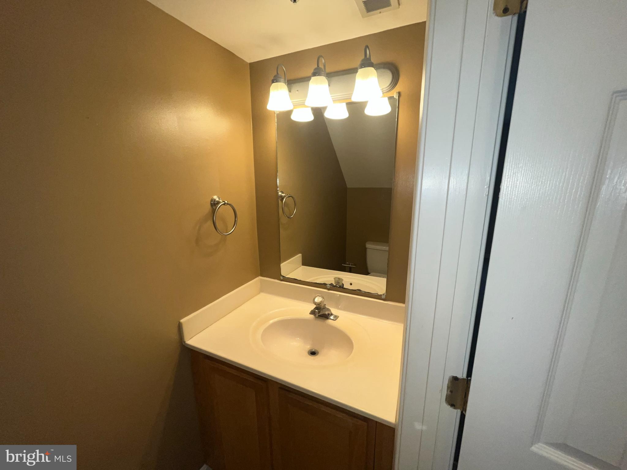 SOUTHGATE - Residential Lease