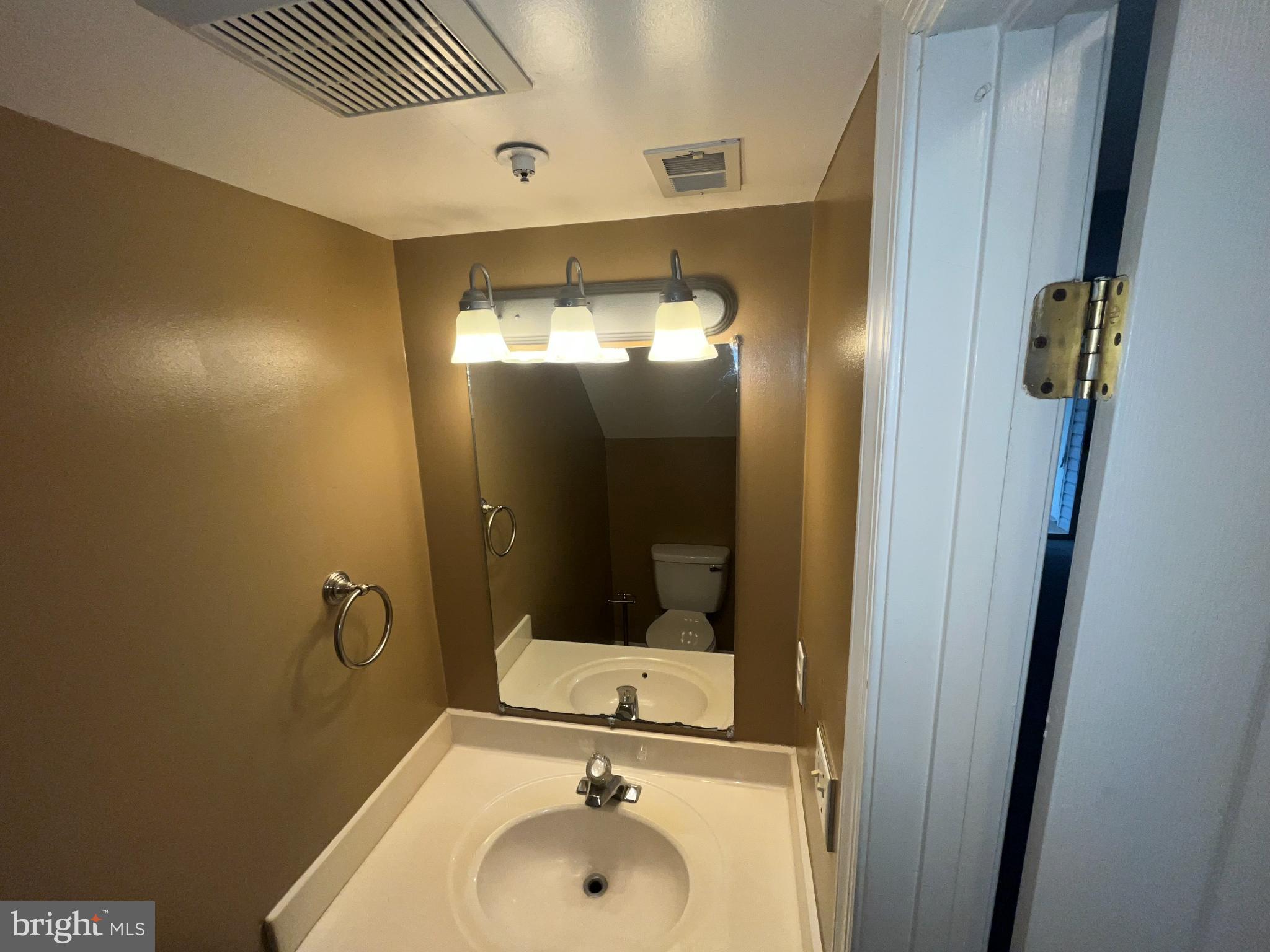 SOUTHGATE - Residential Lease