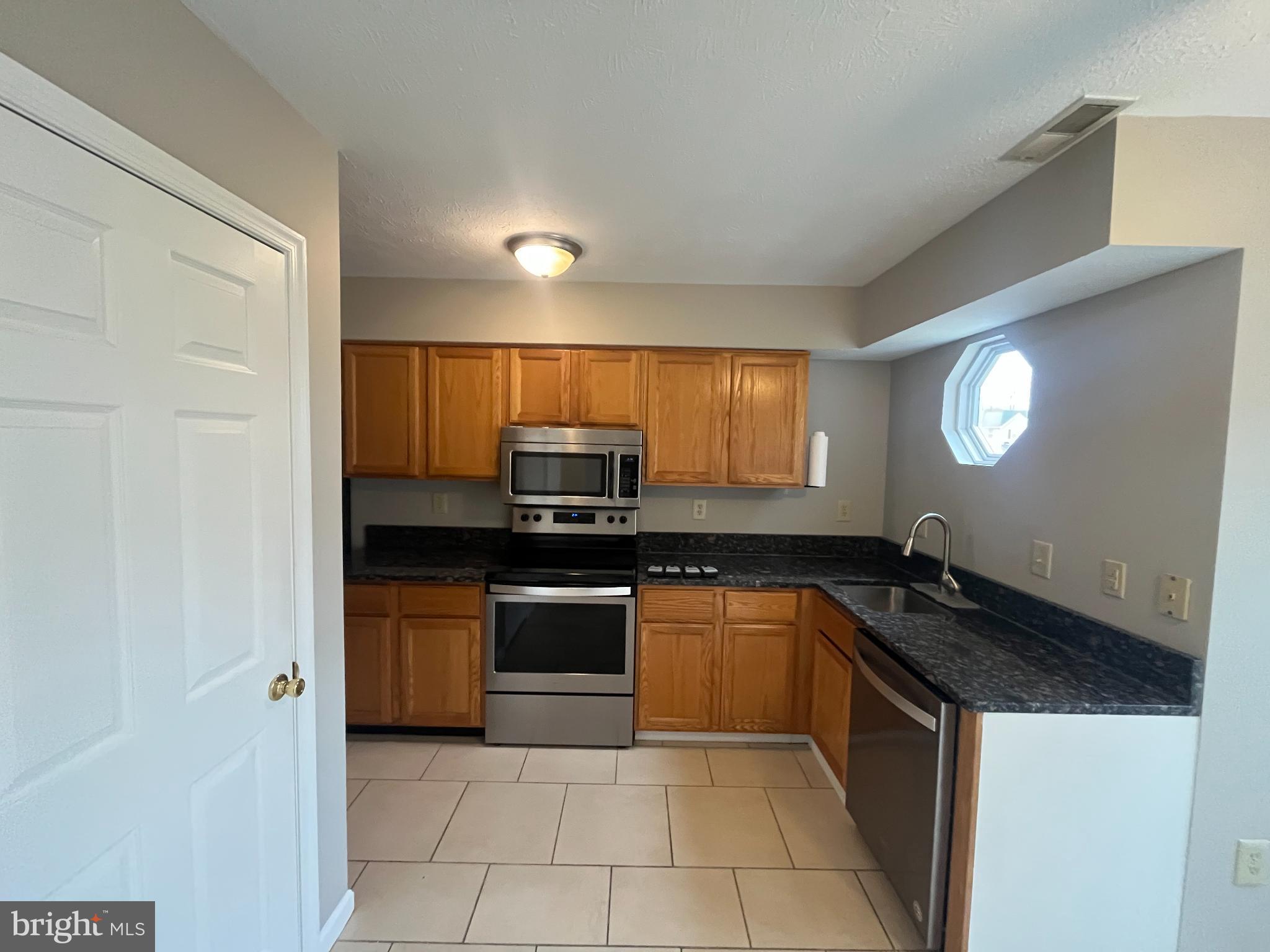 SOUTHGATE - Residential Lease