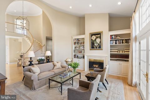 7440 OLD MAPLE SQUARE MCLEAN VA 22102