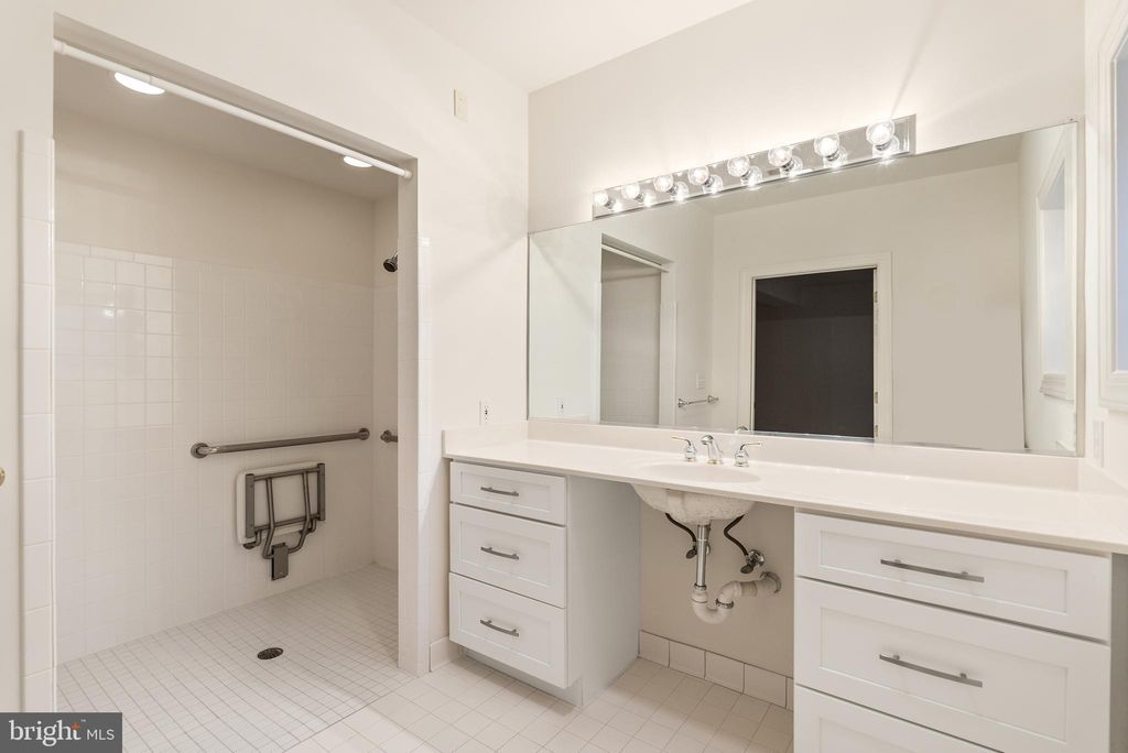listing image 80