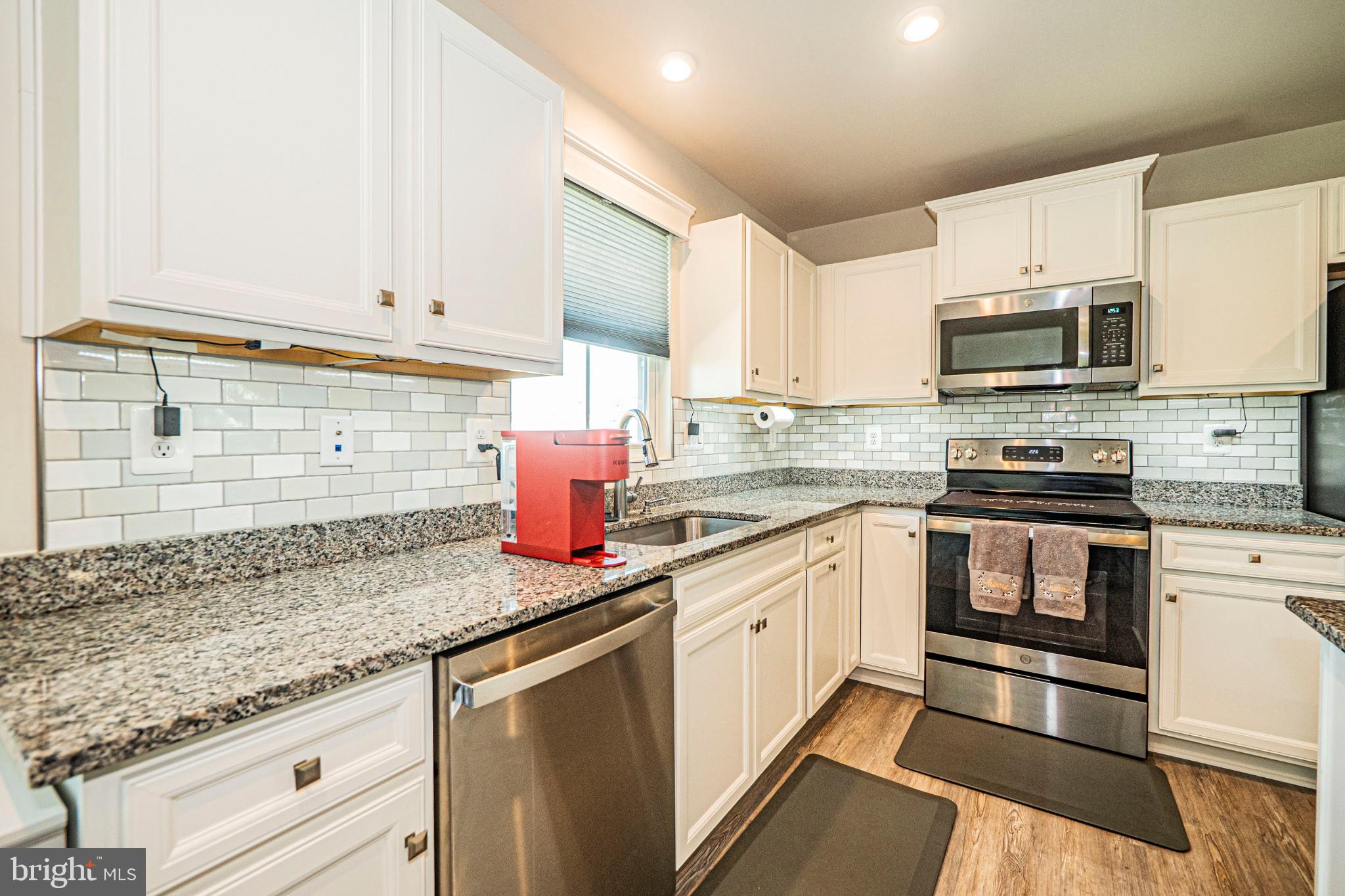 CARDINAL POINTE - Residential