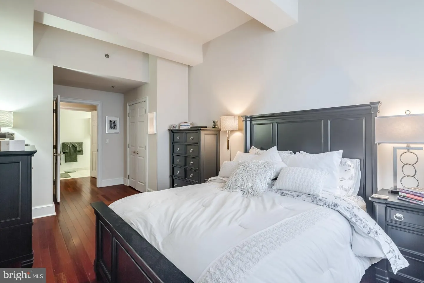 Philadelphia, Pennsylvania 19102, United States, 1 Bedroom Bedrooms, ,1 BathroomBathrooms,Residential,Active,185933