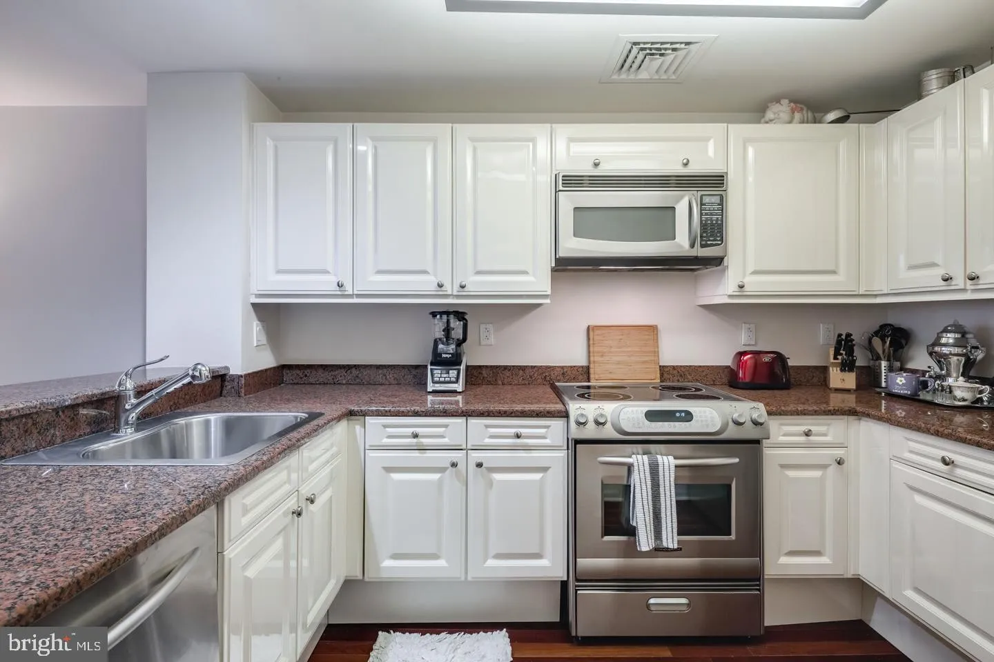 Philadelphia, Pennsylvania 19102, United States, 1 Bedroom Bedrooms, ,1 BathroomBathrooms,Residential,Active,185933