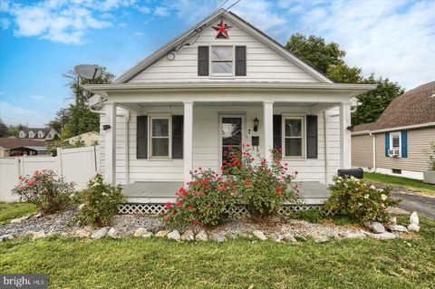 Photo of 7 S George Street, MECHANICSBURG, PA 17055 (MLS # PACB2046178)