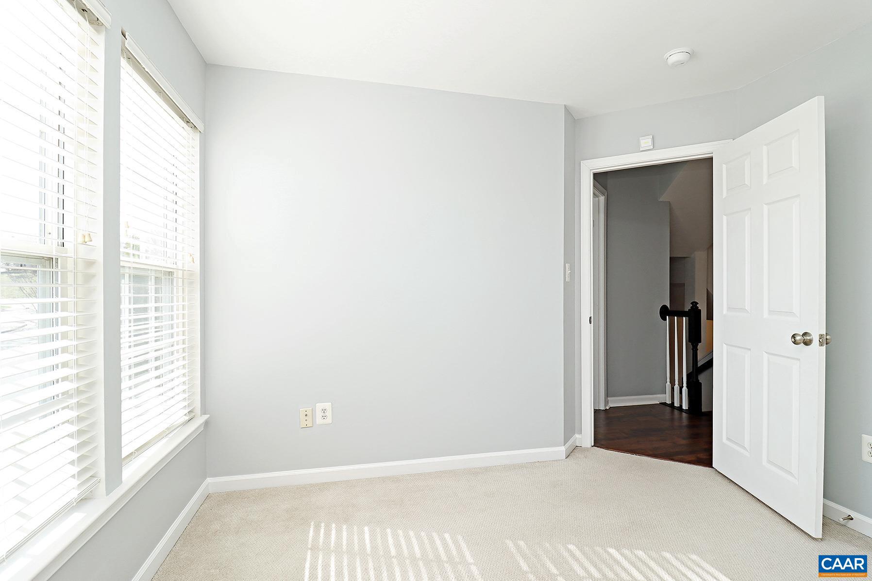 PAVILIONS AT PANTOPS - Residential Lease