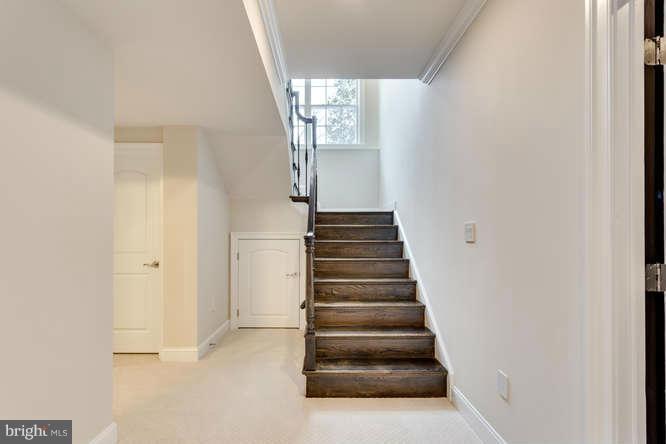 LANGLEY MANOR - Residential