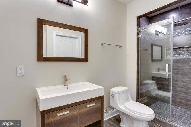 LANGLEY MANOR - Residential