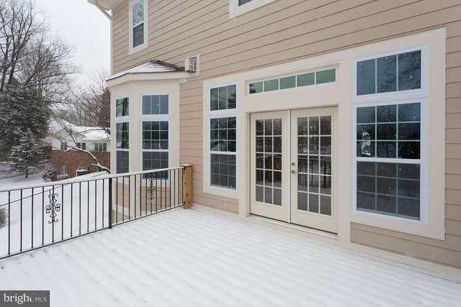 LANGLEY MANOR - Residential