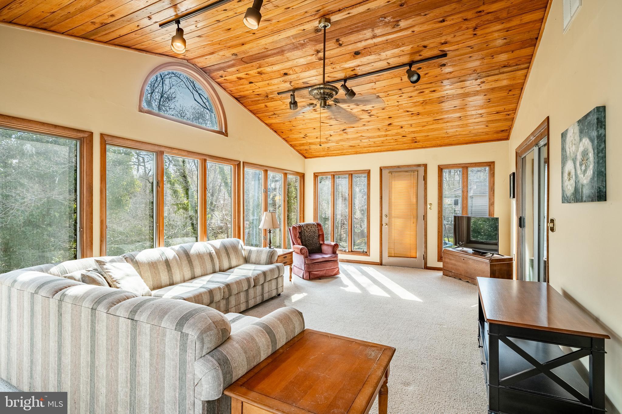 MEETING HOUSE HILL - Residential