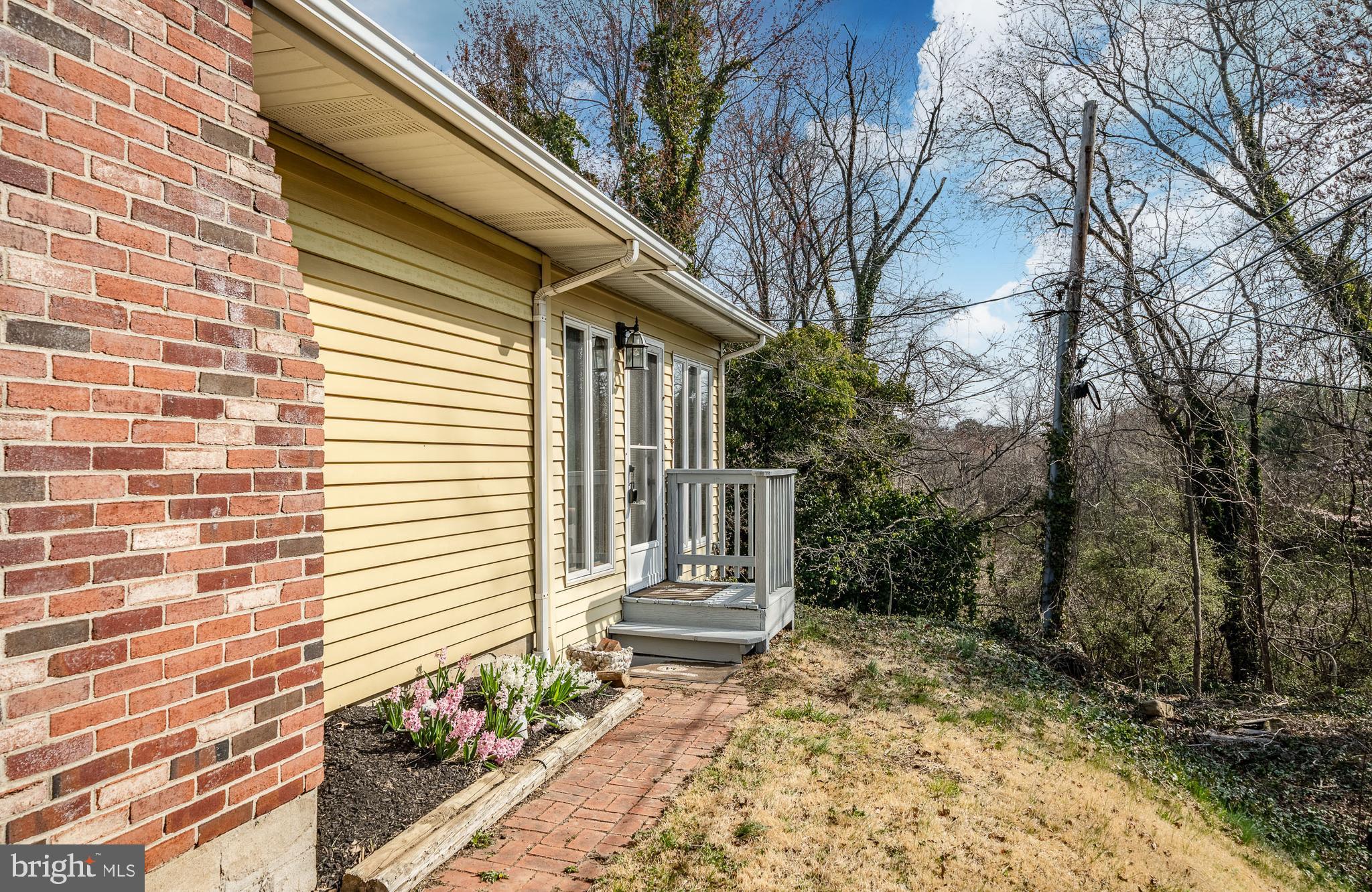 MEETING HOUSE HILL - Residential