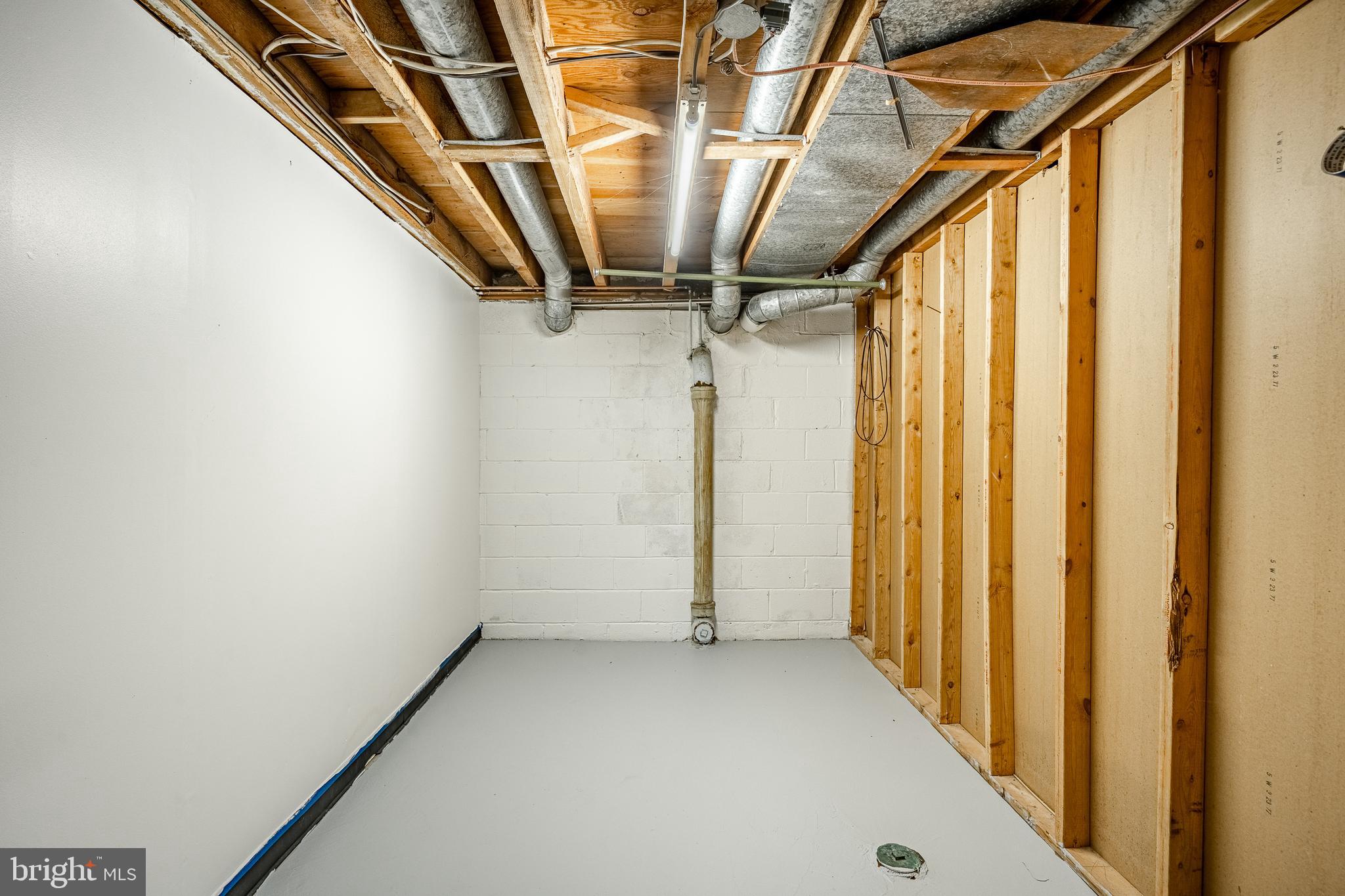 MEETING HOUSE HILL - Residential