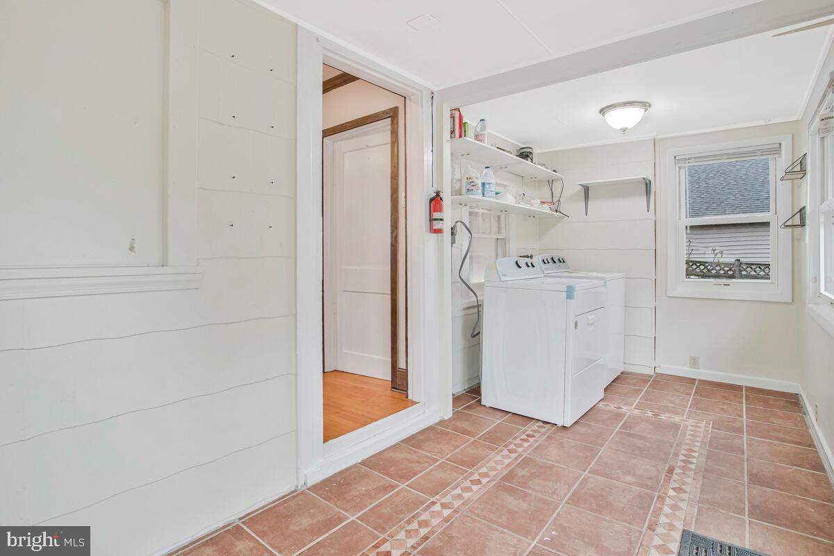 EASTPORT - Residential Lease