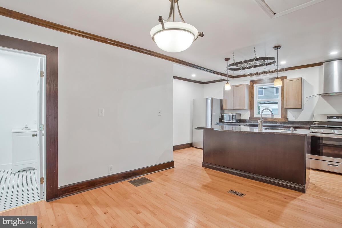 EASTPORT - Residential Lease