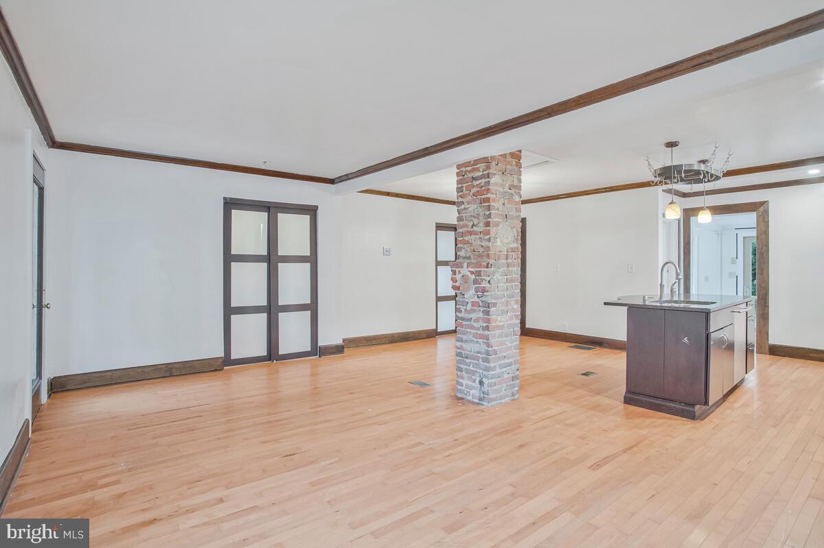 EASTPORT - Residential Lease