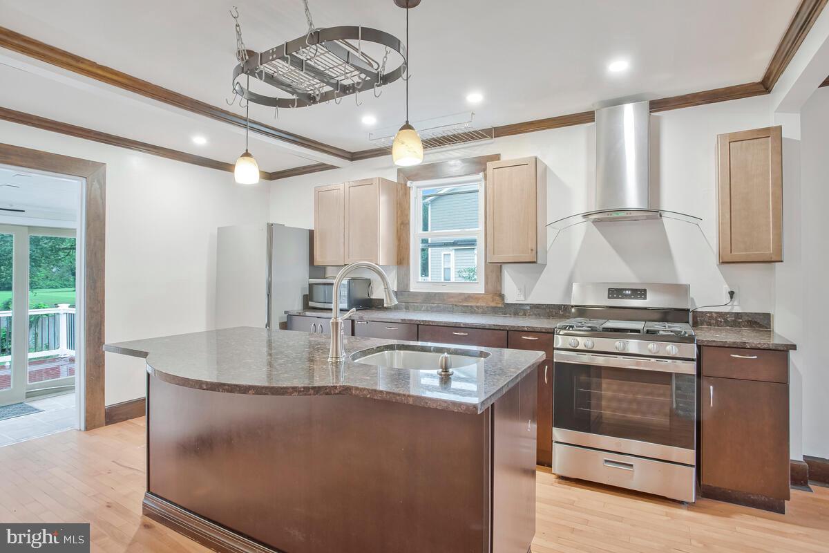 EASTPORT - Residential Lease
