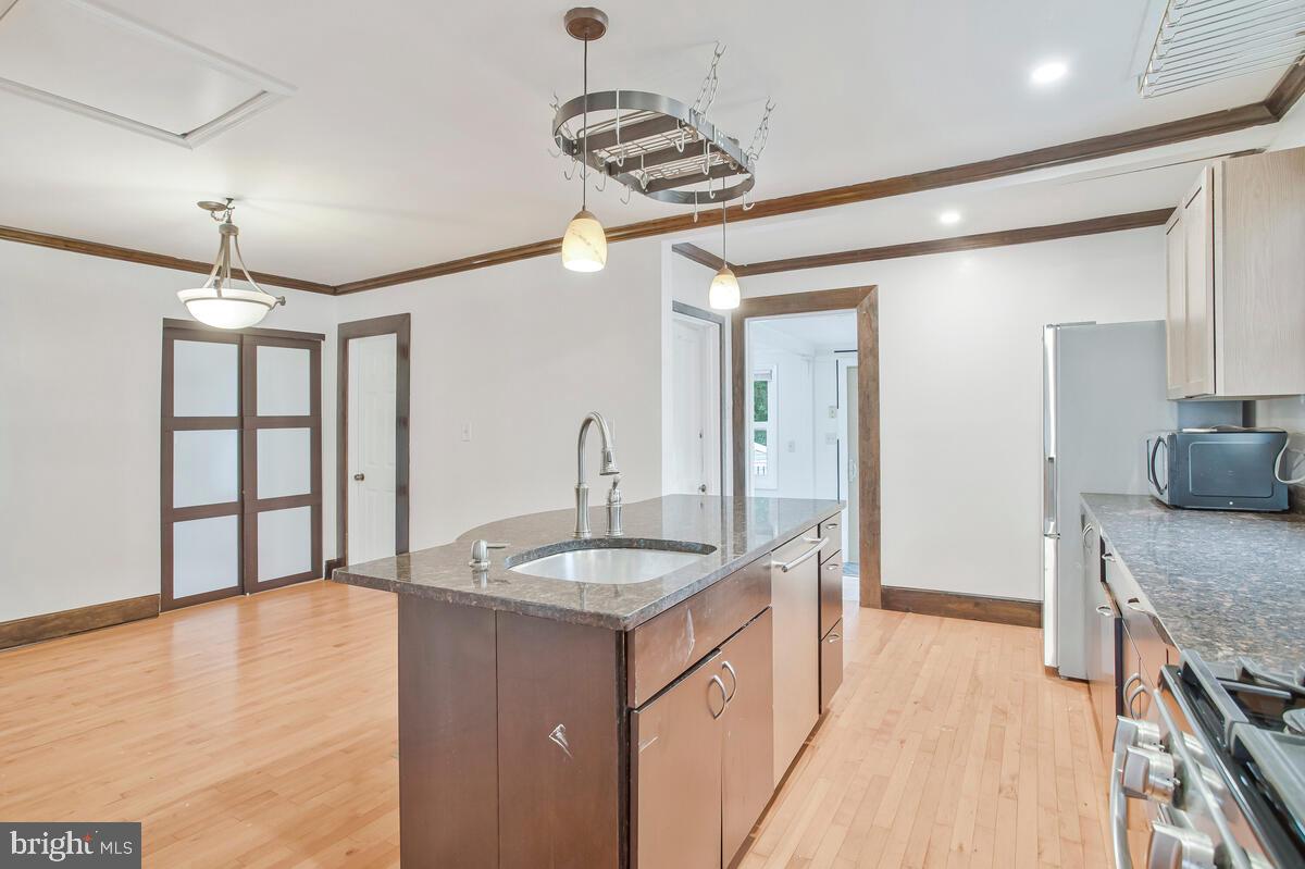 EASTPORT - Residential Lease