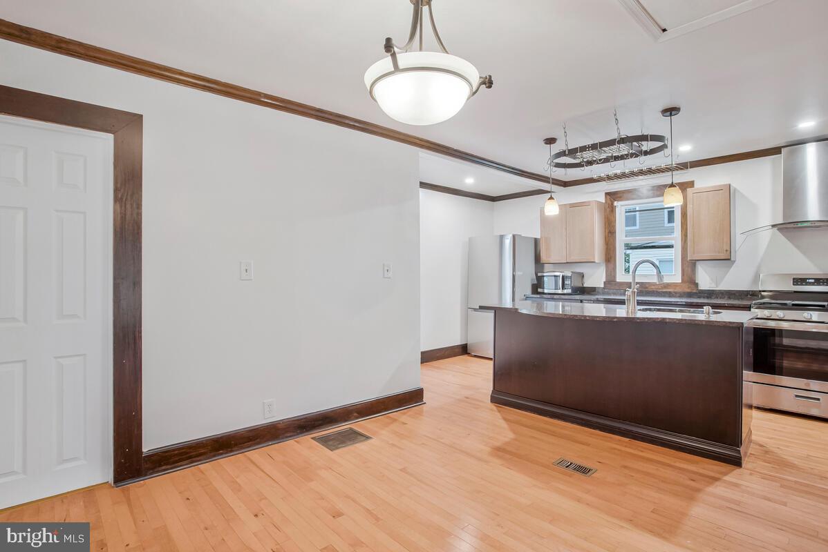 EASTPORT - Residential Lease