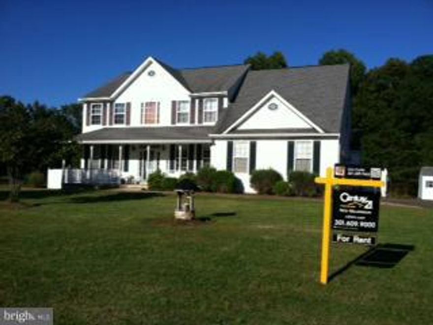 Beautiful colonial with level yard, culdesac location, in ground pool, 3 full levels, 2 car garage, great community just off of Leonardtown Road (5 South), easy commute to Pax. River. Landlord will consider a short term lease.