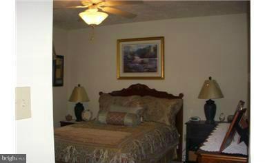 OAKLEIGH MANOR ESTATES - Residential Lease