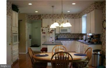 OAKLEIGH MANOR ESTATES - Residential Lease