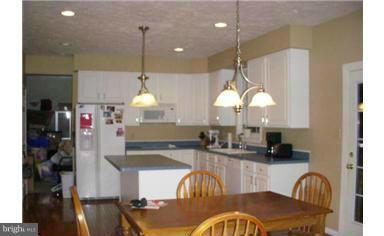 OAKLEIGH MANOR ESTATES - Residential Lease