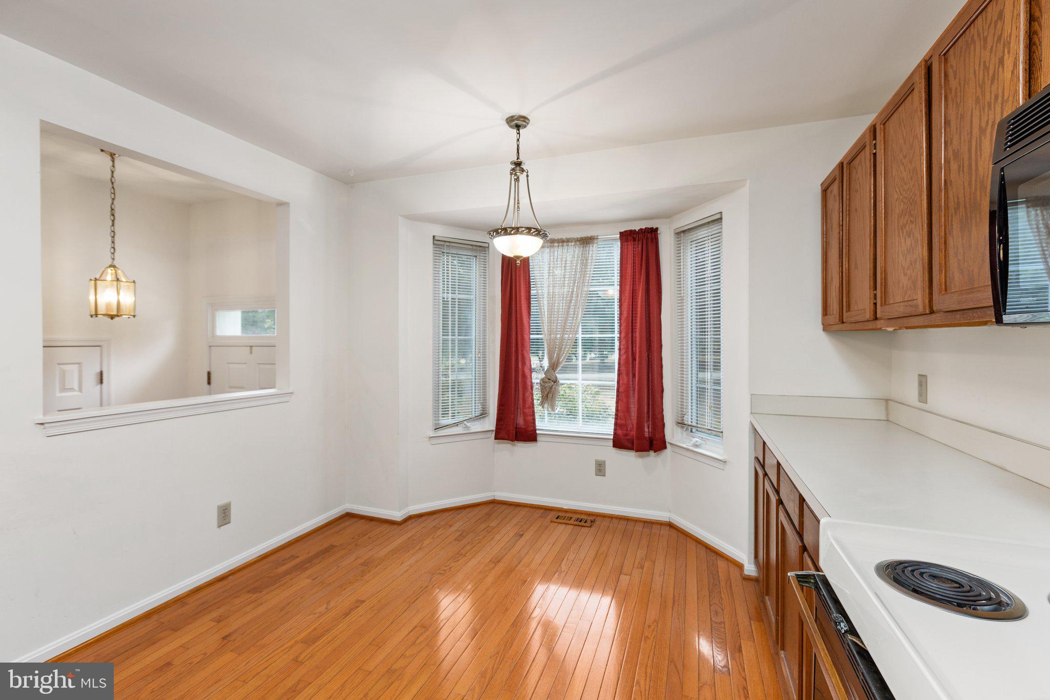 SPRING KNOLL - Residential Lease