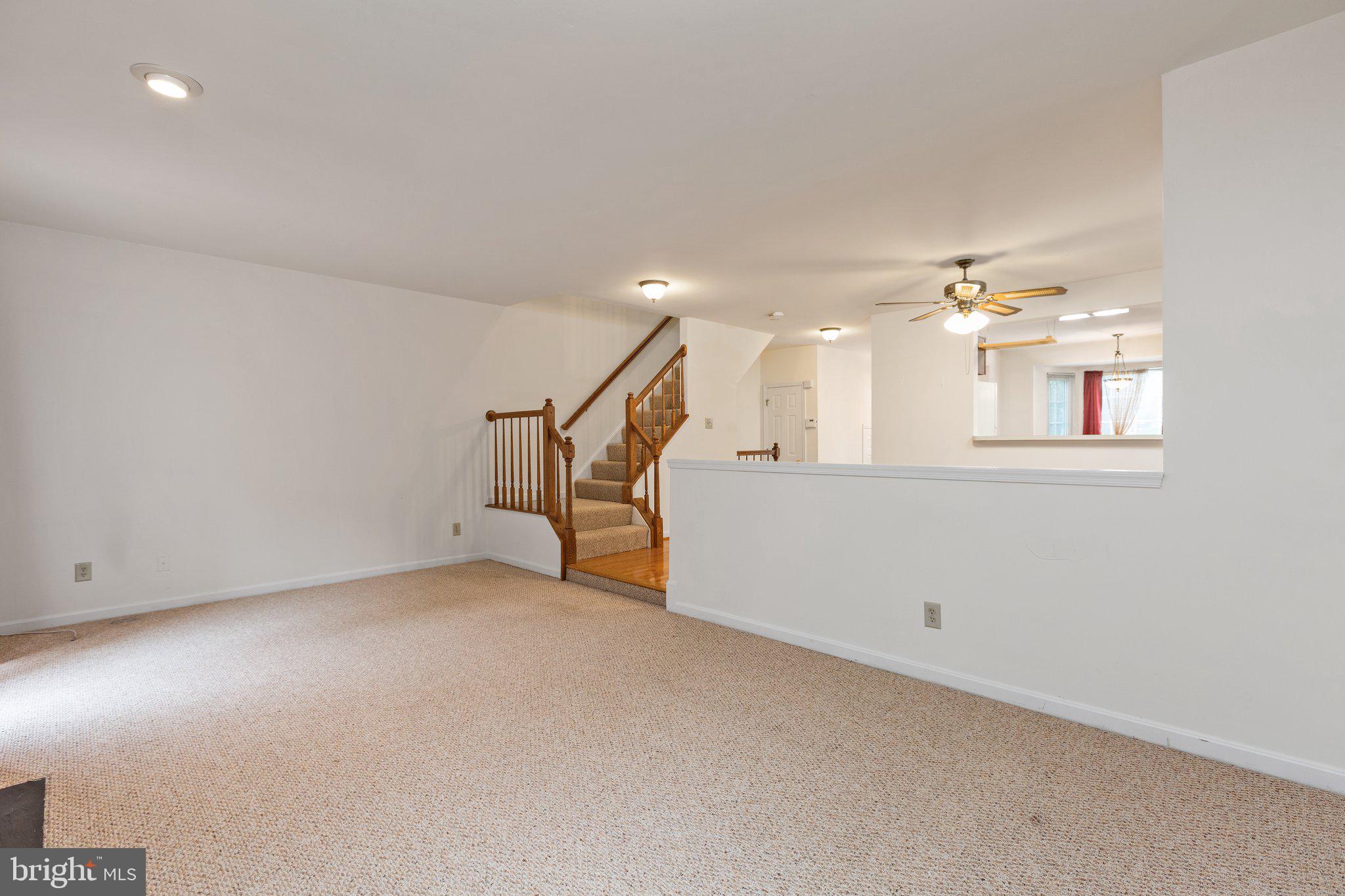 SPRING KNOLL - Residential Lease