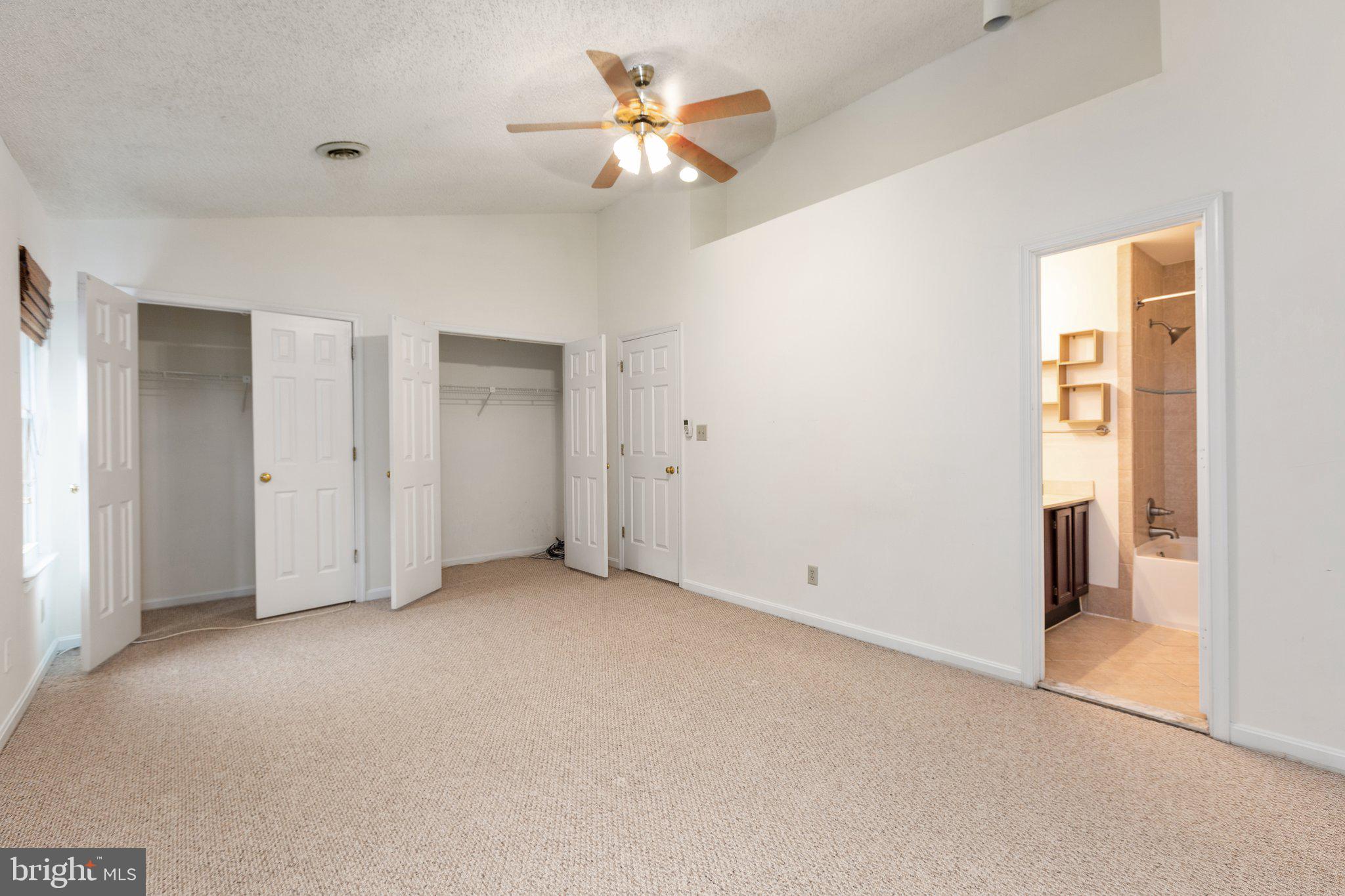 SPRING KNOLL - Residential Lease