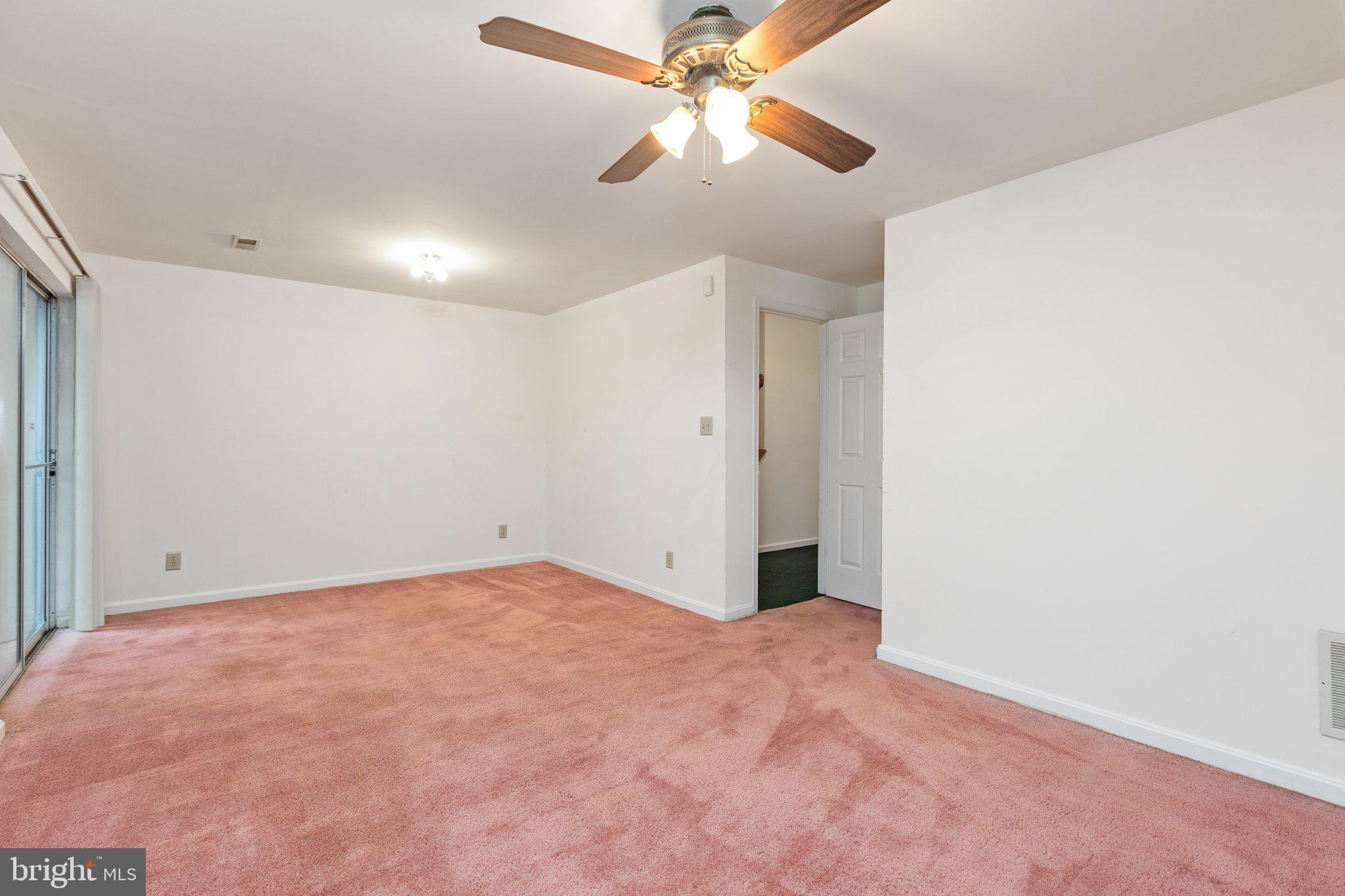 SPRING KNOLL - Residential Lease