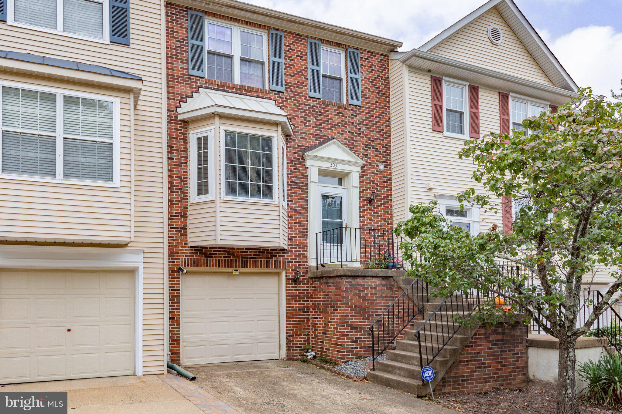 SPRING KNOLL - Residential Lease