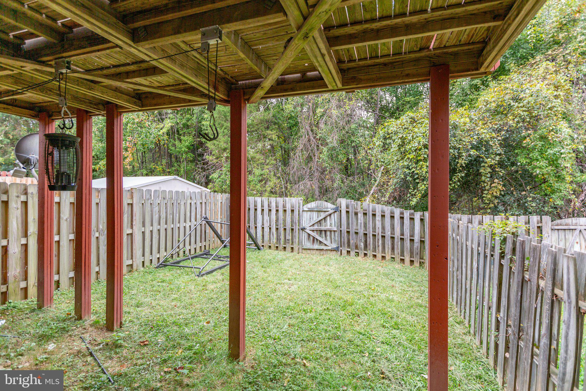 SPRING KNOLL - Residential Lease