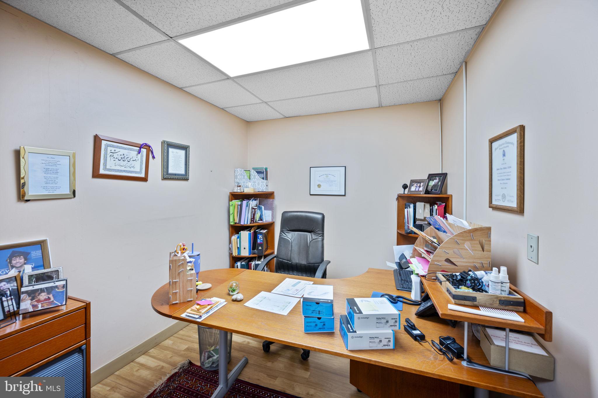 DOWNTOWN - Commercial Sale