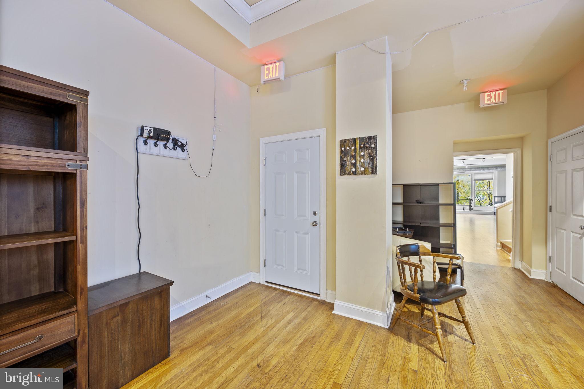 DOWNTOWN - Commercial Sale