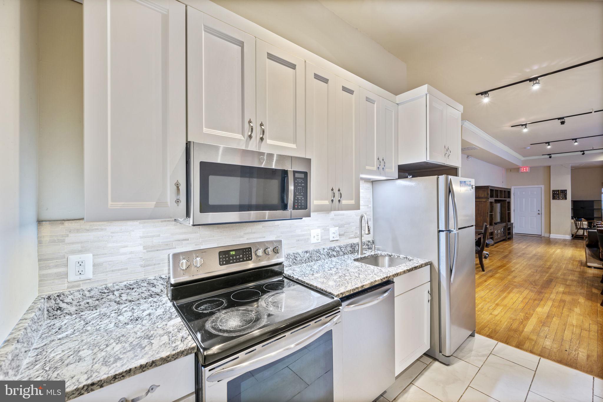 DOWNTOWN - Commercial Sale