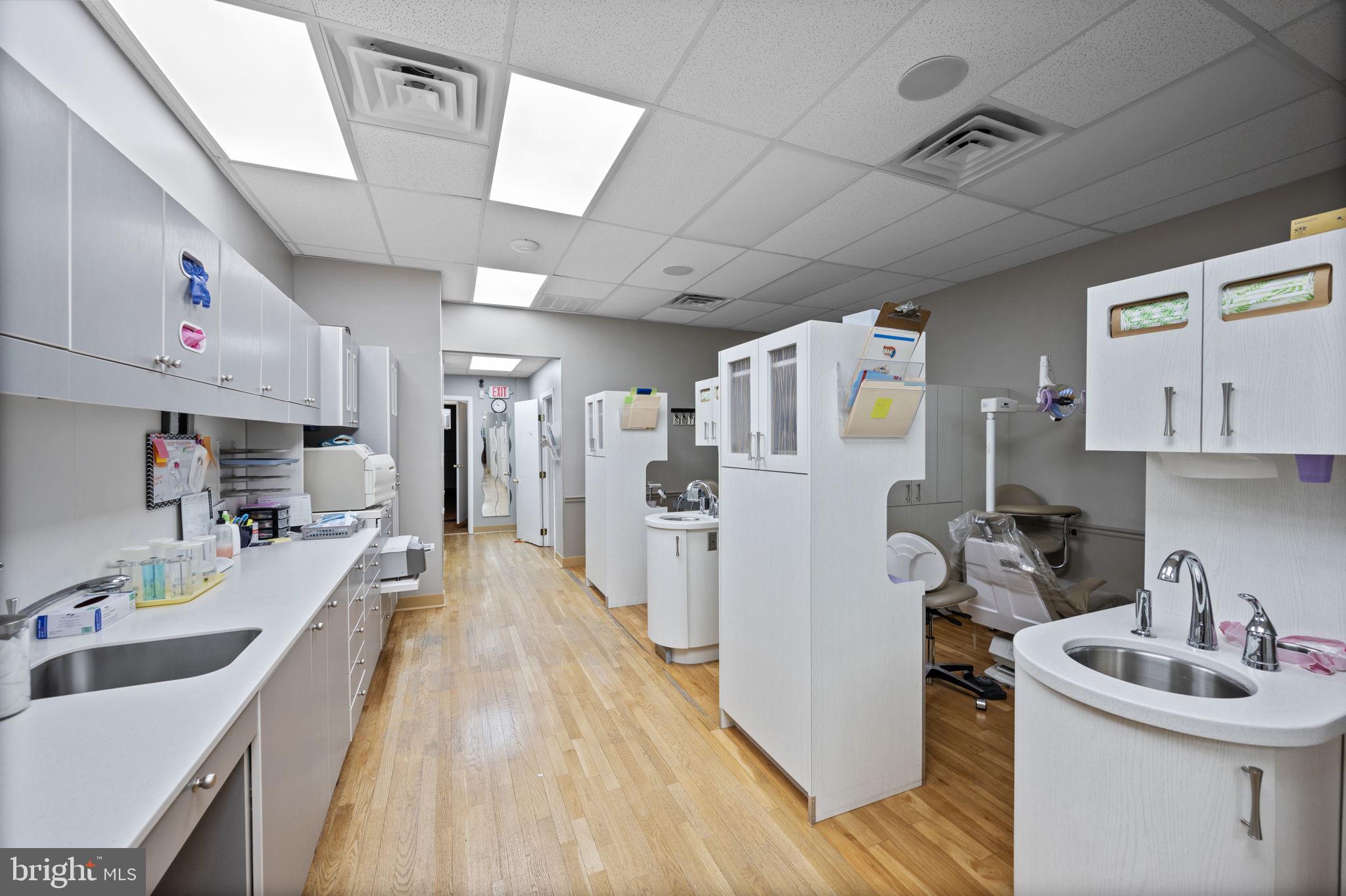 DOWNTOWN - Commercial Sale