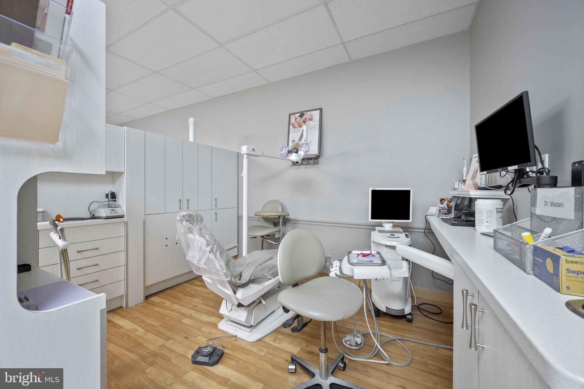 DOWNTOWN - Commercial Sale