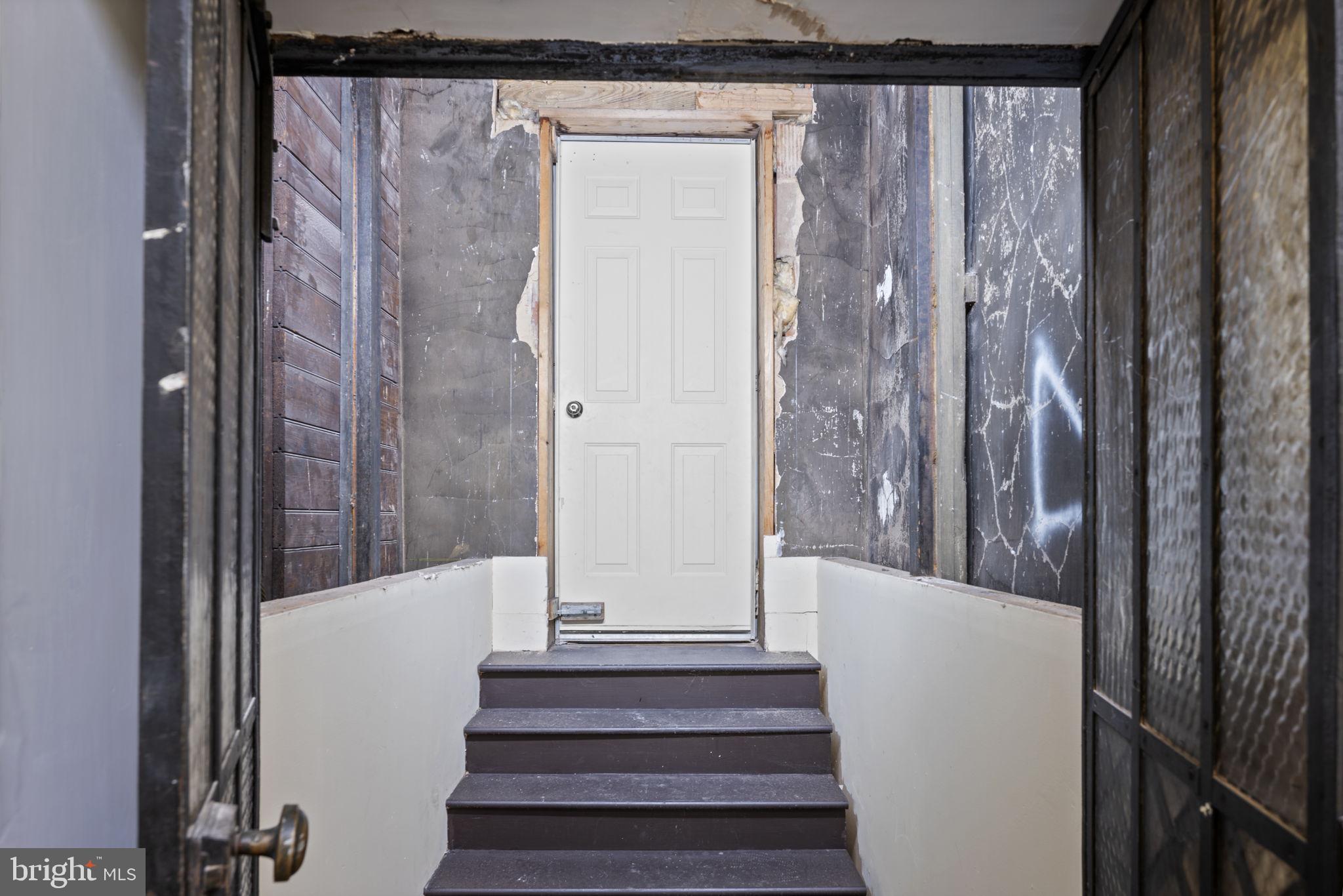 DOWNTOWN - Commercial Sale