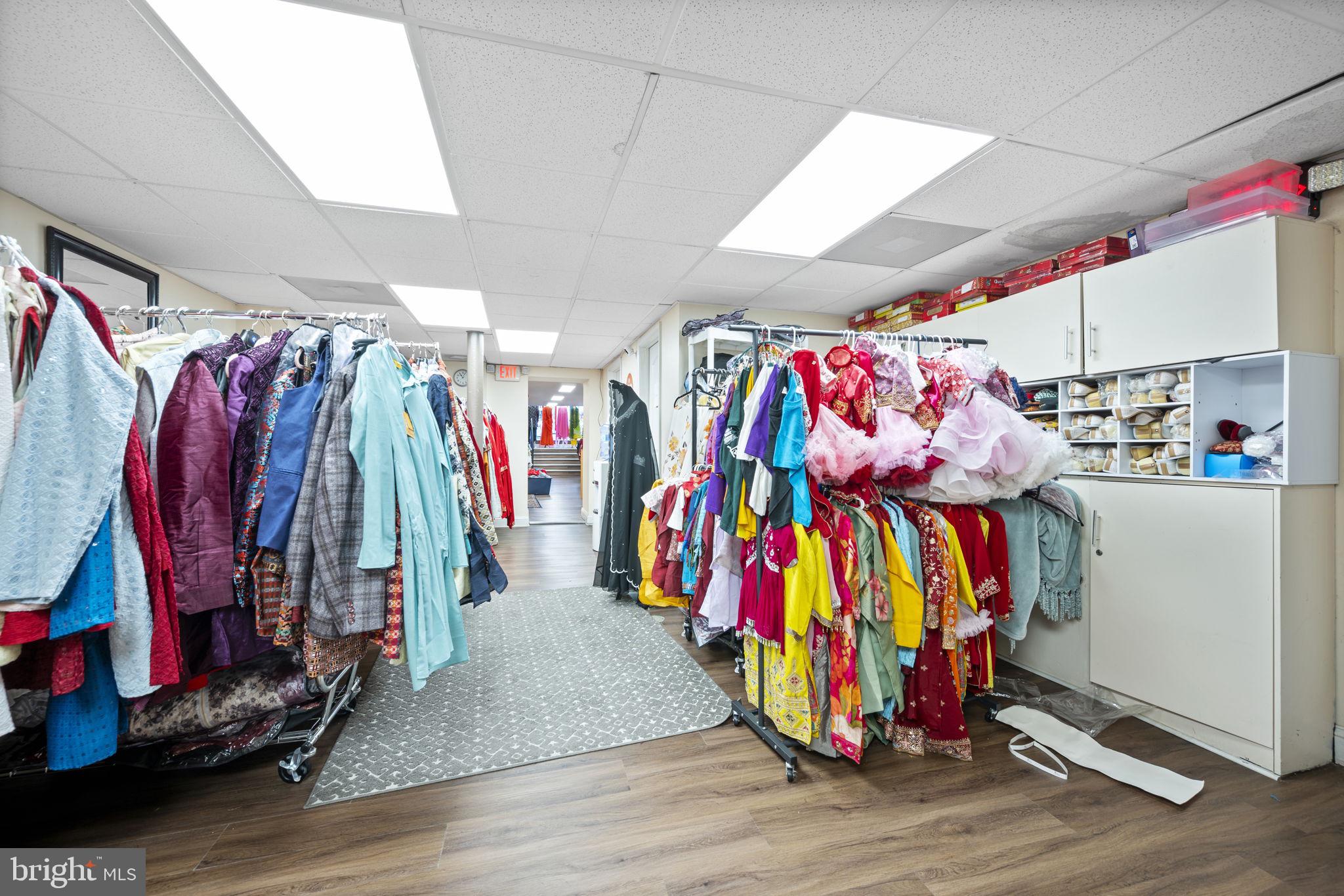 DOWNTOWN - Commercial Sale