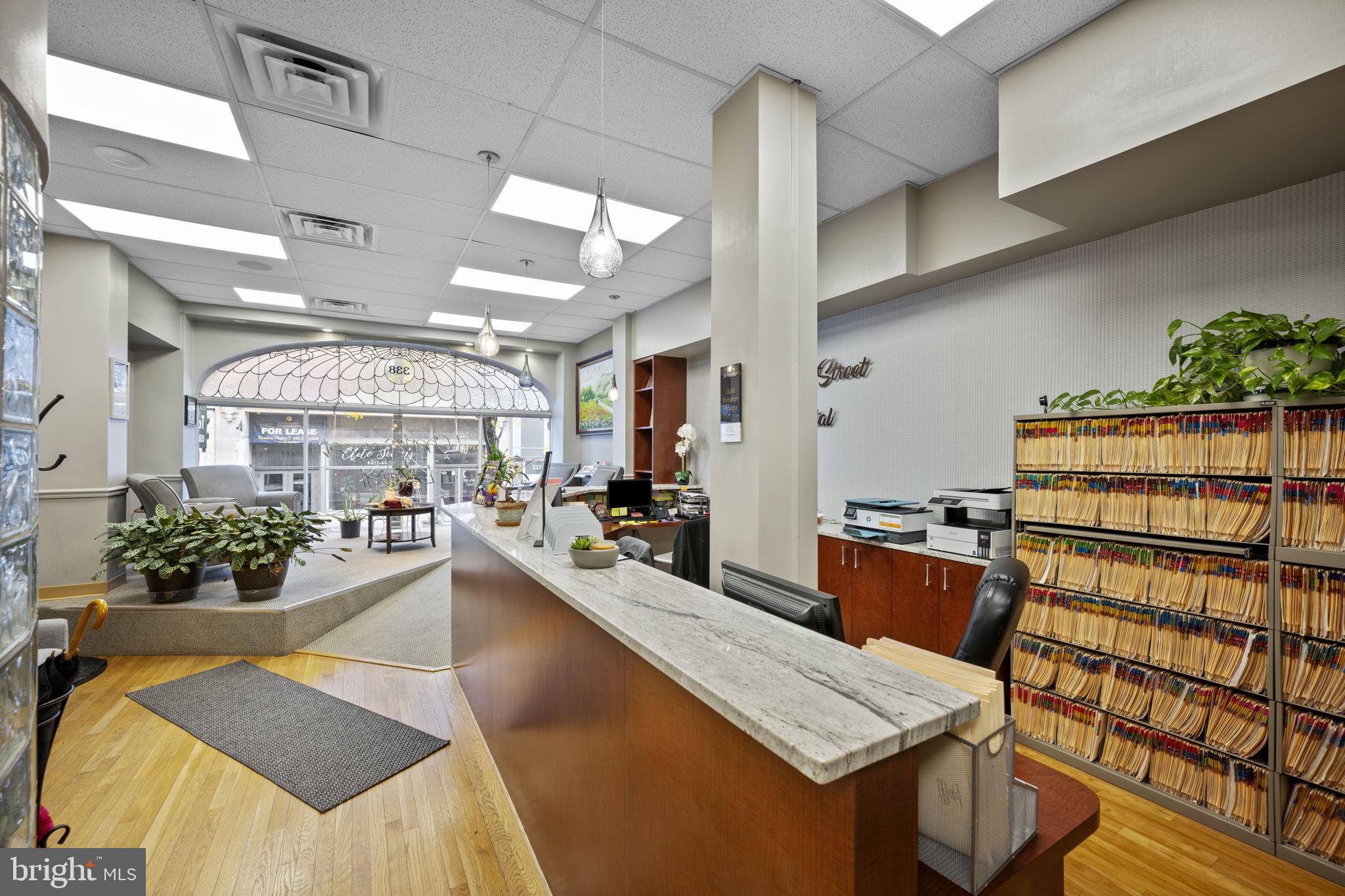 DOWNTOWN - Commercial Sale