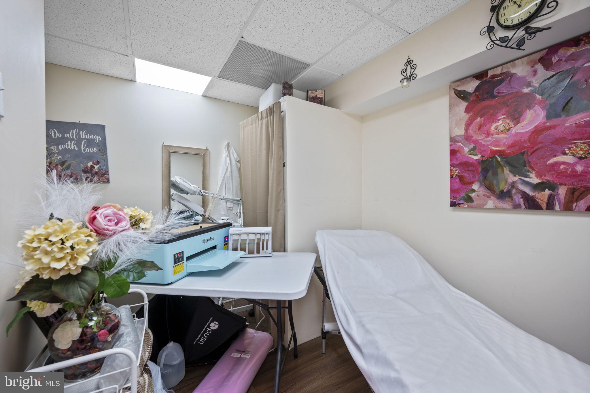 DOWNTOWN - Commercial Sale